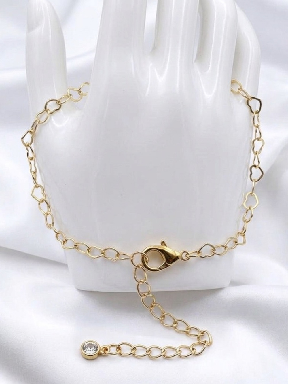 Women’s 14k gold plated heart 6.5 inch bracelet with 2 inch extender